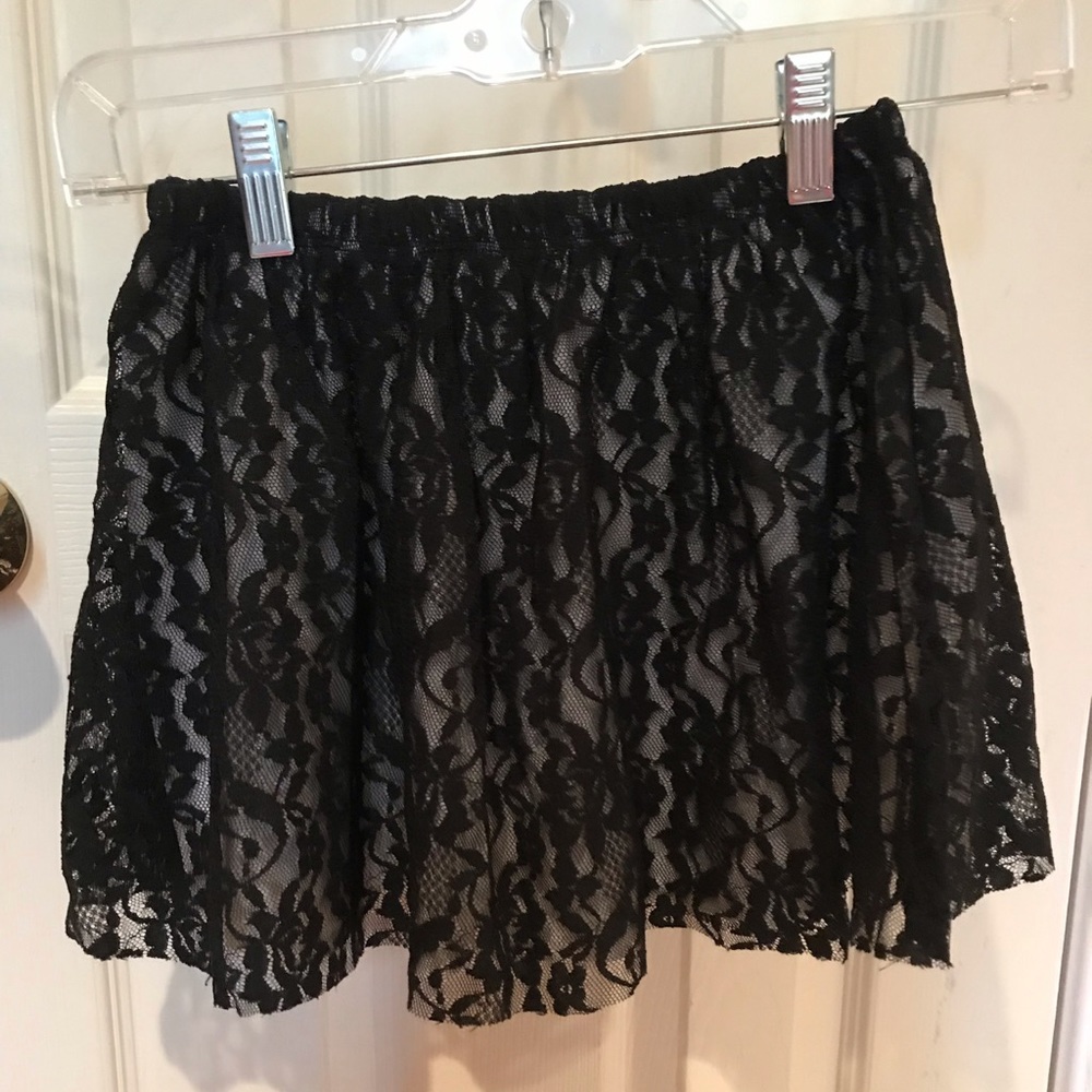 Little girl’s black lace skirt